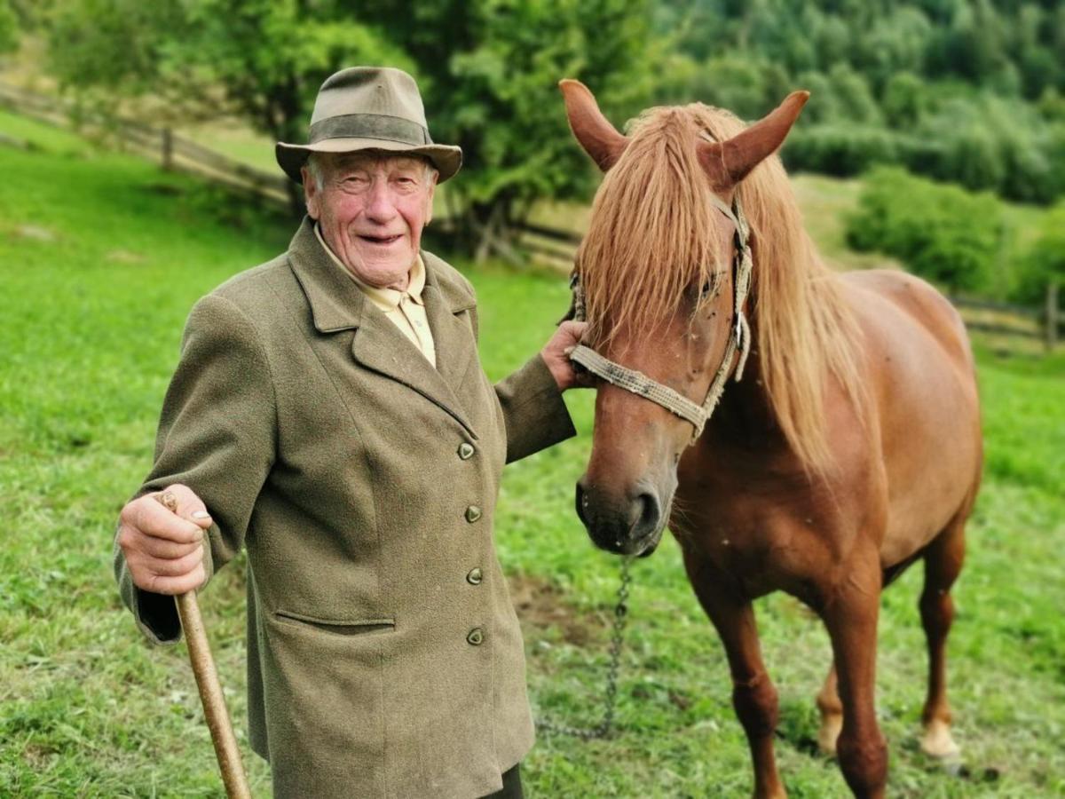 Bat'Kivska Hata Старі Кути Екстер'єр фото